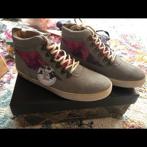 Inkkas brand “Geode Camping Boot”